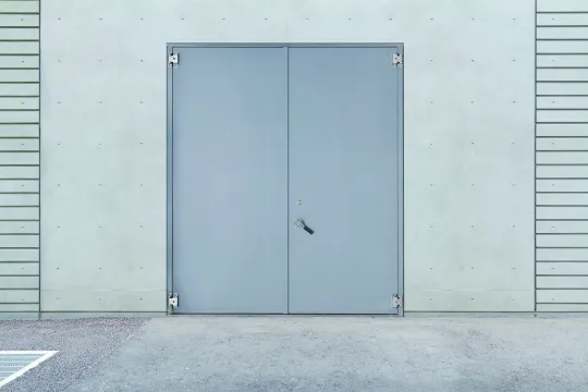 ウォーターガードWタイトドア（三和シヤッター工業）