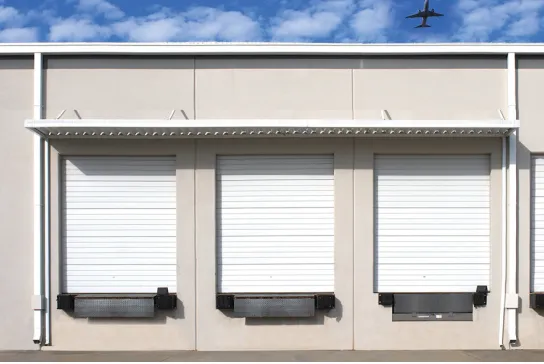 Wind-resistant commercial sectional doors (ODC)